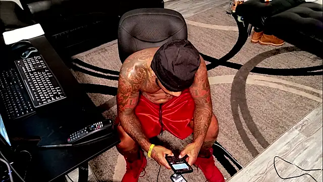 SLANGONDEMHOES online show from 7, 10, 2025