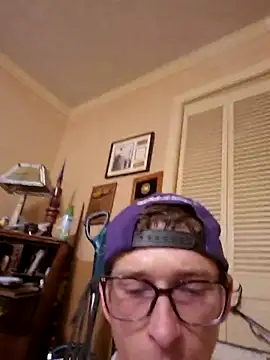 Snapshot of mresquared chatting on 18, 5, 2026 mresquared online show from 18, 5, 2026