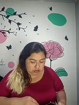 curvy diva  online show from 24, 9, 2025