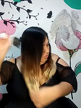 curvy diva  online show from 15, 11, 2025