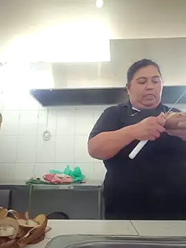 curvy diva  online show from 15, 12, 2025