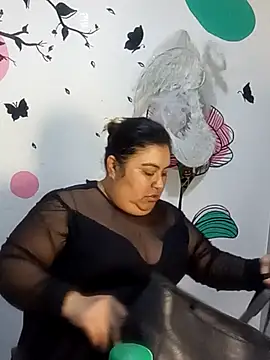 curvy diva  online show from 14, 11, 2025