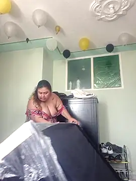 curvy diva  online show from 11, 11, 2025