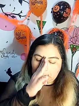 curvy diva  online show from 30, 10, 2025