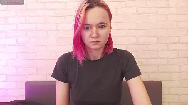 Ericha Stone online show from 2, 11, 2025