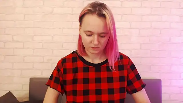 Ericha Stone online show from 19, 11, 2025