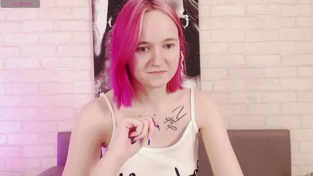 Ericha Stone online show from 16, 9, 2025