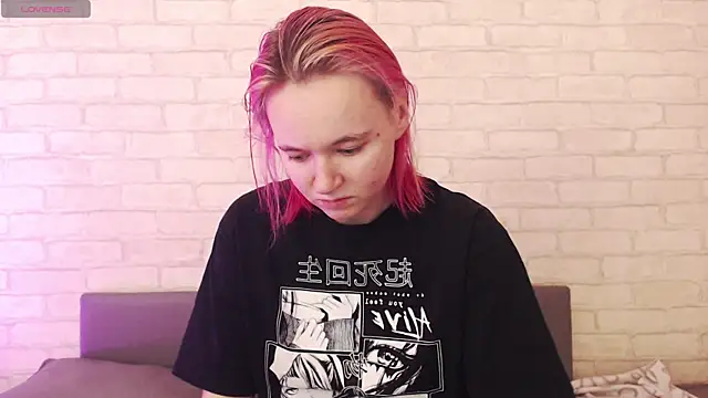 Ericha Stone online show from 24, 10, 2025