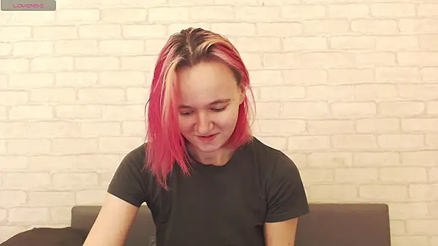 Ericha Stone online show from 3, 11, 2025