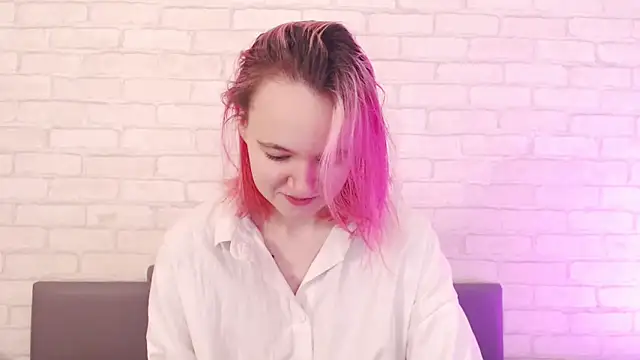 Ericha Stone online show from 17, 12, 2025