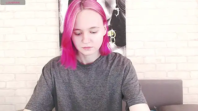 Ericha Stone online show from 9, 9, 2025