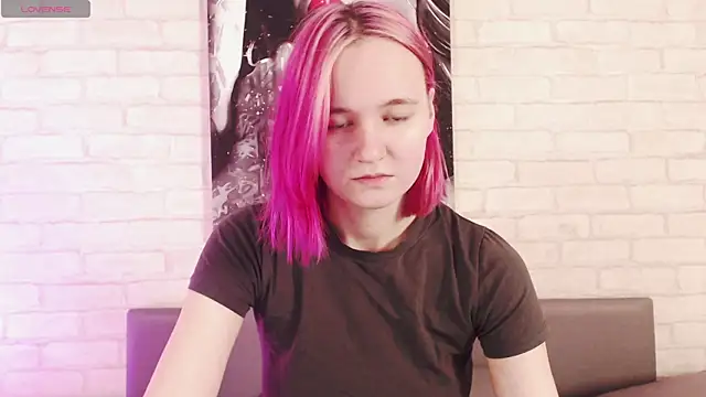 Ericha Stone online show from 22, 9, 2025