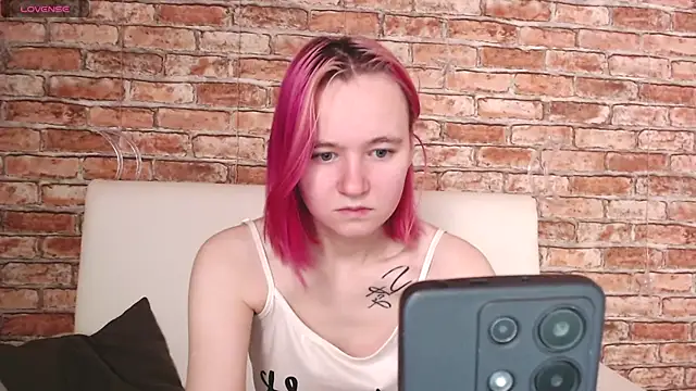 Ericha Stone online show from 16, 10, 2025