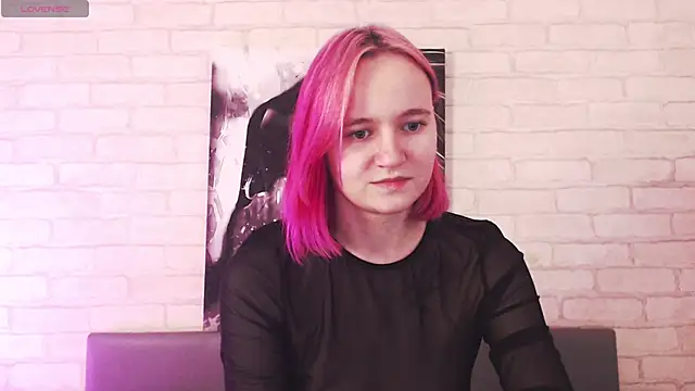 Ericha Stone online show from 25, 9, 2025