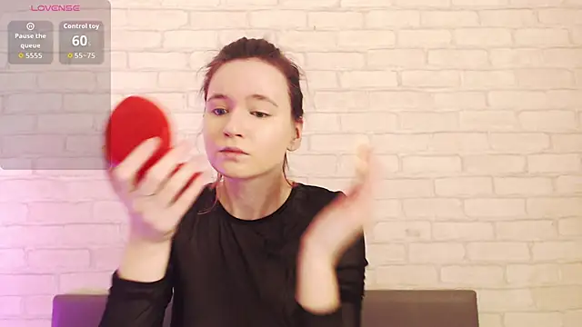 Ericha Stone online show from 11, 4, 2026