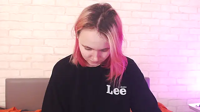 Ericha Stone online show from 23, 12, 2025