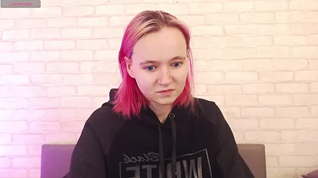 Ericha Stone online show from 28, 10, 2025