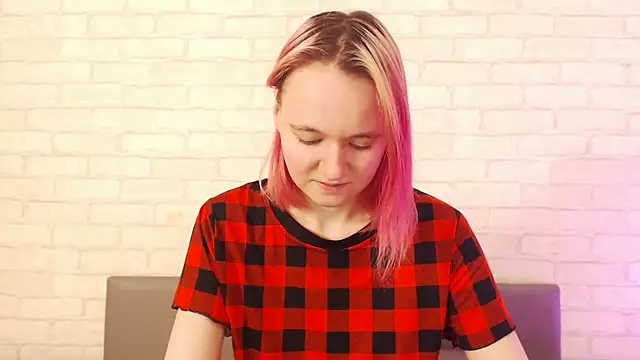 Ericha Stone online show from 20, 11, 2025