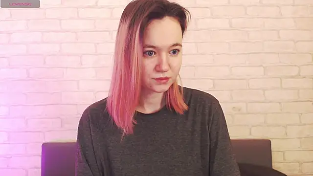 Ericha Stone online show from 12, 4, 2026