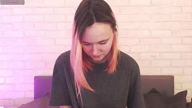 Ericha Stone online show from 1, 4, 2026