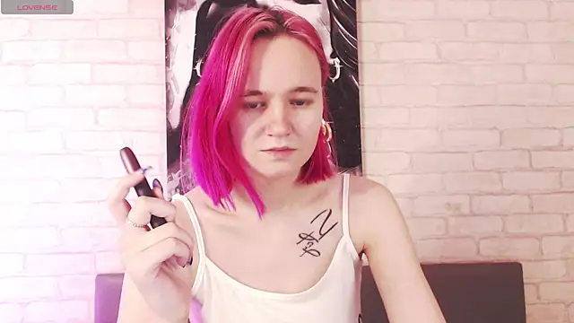 Ericha Stone online show from 21, 9, 2025