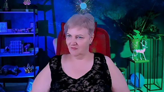 Snapshot of MaryMogan chatting on 25, 11, 2025 MaryMogan online show from 25, 11, 2025