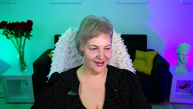 Snapshot of MaryMogan chatting on 17, 11, 2025 MaryMogan online show from 17, 11, 2025