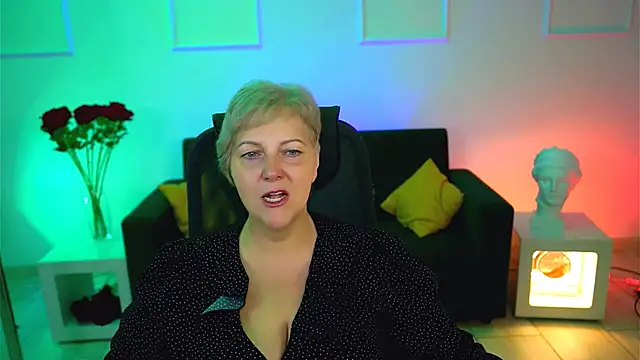 Snapshot of MaryMogan chatting on 15, 10, 2025 MaryMogan online show from 15, 10, 2025