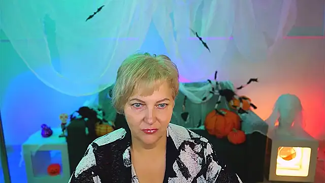 Snapshot of MaryMogan chatting on 30, 10, 2025 MaryMogan online show from 30, 10, 2025