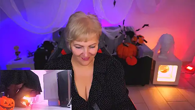 Snapshot of MaryMogan chatting on 31, 10, 2025 MaryMogan online show from 31, 10, 2025