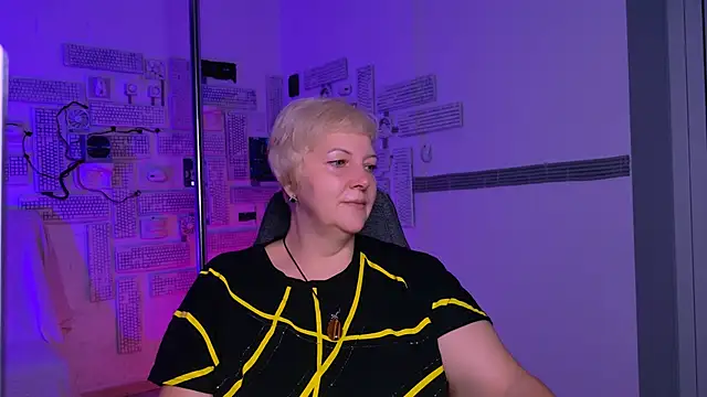 Snapshot of MaryMogan chatting on 9, 9, 2025 MaryMogan online show from 9, 9, 2025