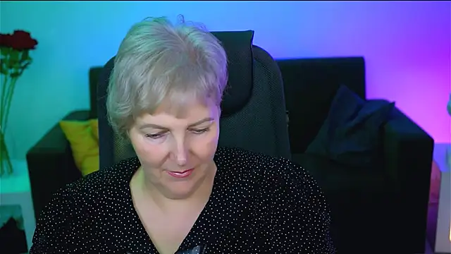 Snapshot of MaryMogan chatting on 14, 10, 2025 MaryMogan online show from 14, 10, 2025