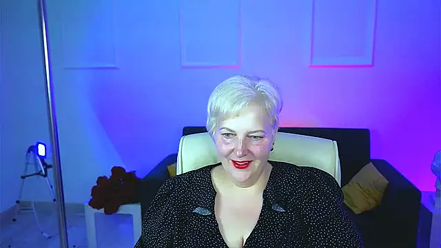 Snapshot of MaryMogan chatting on 13, 9, 2025 MaryMogan online show from 13, 9, 2025