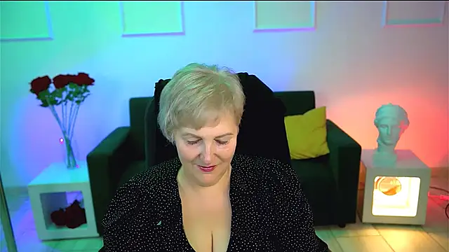 Snapshot of MaryMogan chatting on 16, 10, 2025 MaryMogan online show from 16, 10, 2025