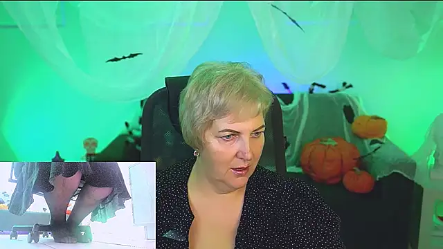 Snapshot of MaryMogan chatting on 21, 10, 2025 MaryMogan online show from 21, 10, 2025