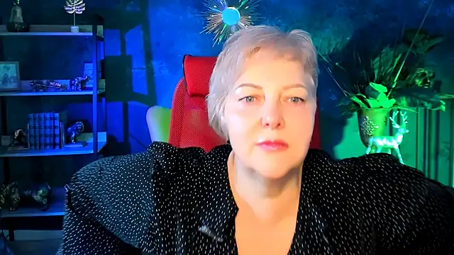 Snapshot of MaryMogan chatting on 25, 11, 2025 MaryMogan online show from 25, 11, 2025