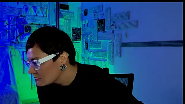 LauraDavidsons online show from 5, 10, 2025