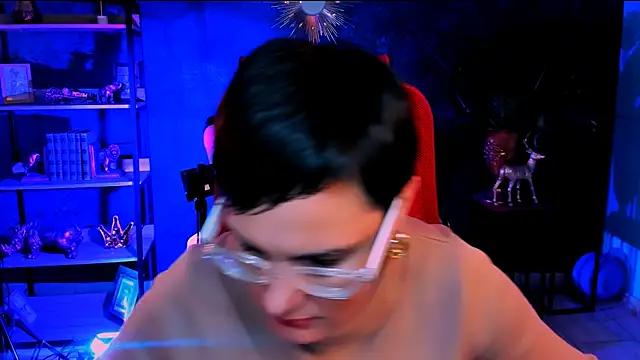 LauraDavidsons online show from 3, 12, 2025