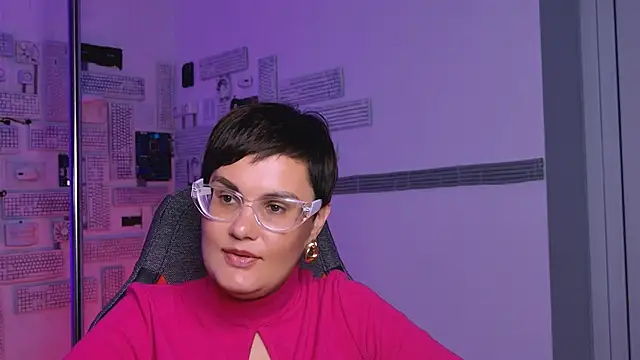 LauraDavidsons online show from 12, 9, 2025