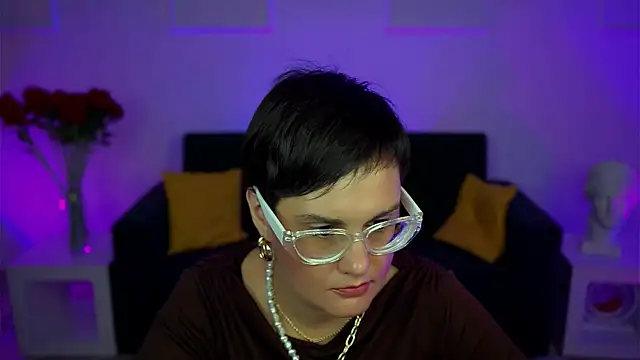 LauraDavidsons online show from 22, 11, 2025