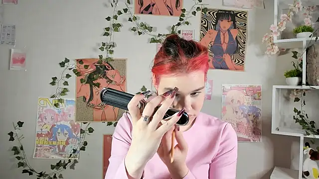 Snapshot of MauraSpurrier chatting on 12, 10, 2025 MauraSpurrier online show from 12, 10, 2025