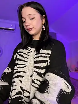 YourLittleDevil online show from 9, 3, 2026