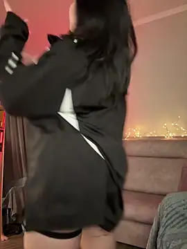 YourLittleDevil online show from 28, 3, 2026