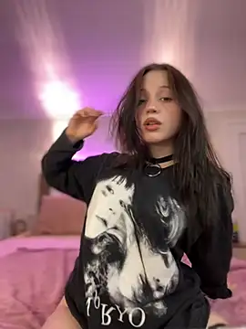 YourLittleDevil online show from 24, 9, 2025