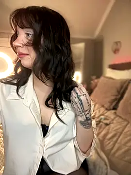 YourLittleDevil online show from 20, 10, 2025