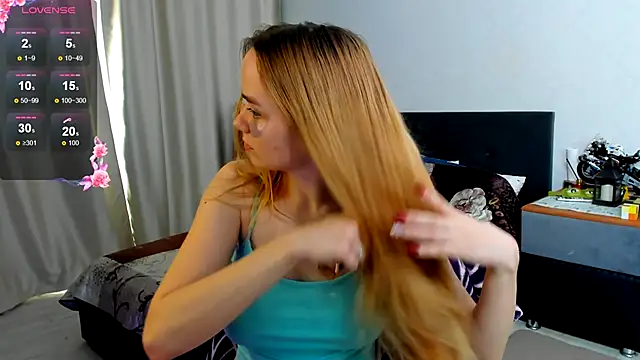 JanetShy online show from 10, 9, 2025