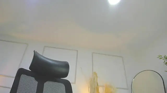 Emilywillis8 online show from 28, 10, 2025