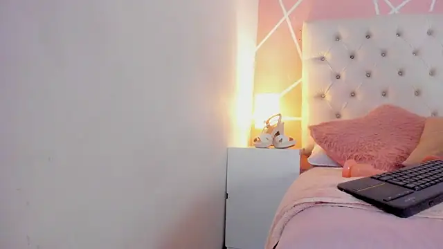 Viictoriia Lopez online show from 1, 10, 2025