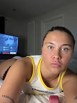 EllaBluee online show from 25, 9, 2025