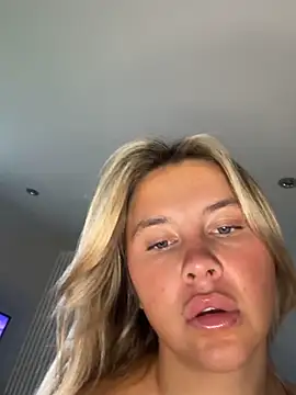 EllaBluee online show from 3, 10, 2025